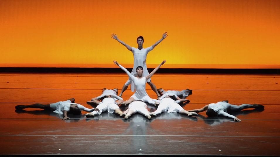 Tesseracts of Time: A Dance for Architecture